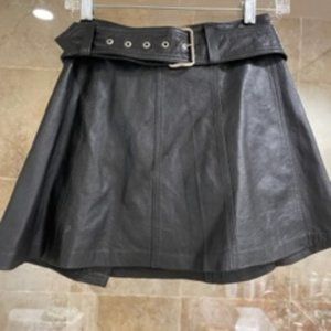 Leather mini skirt - size small